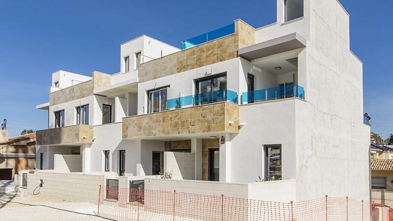 Villa en venta en Polop, Alicante