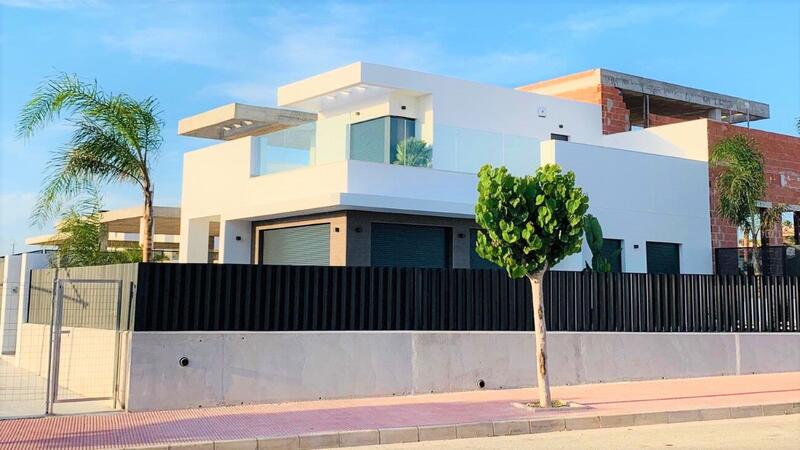 Villa til salgs i San Fulgencio, Alicante