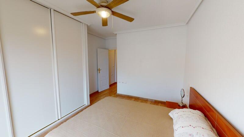 2 Schlafzimmer Stadthaus zu verkaufen