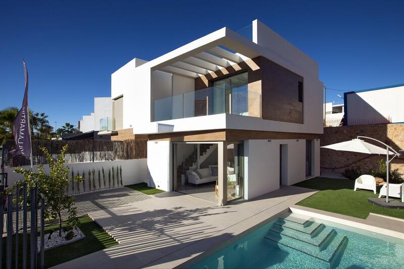 Villa en venta en Villamartin, Alicante