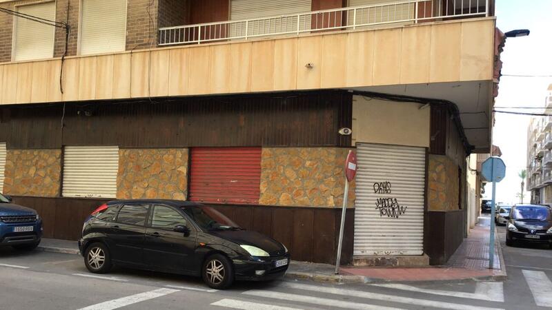 Forretningseiendom til salgs i Torrevieja, Alicante