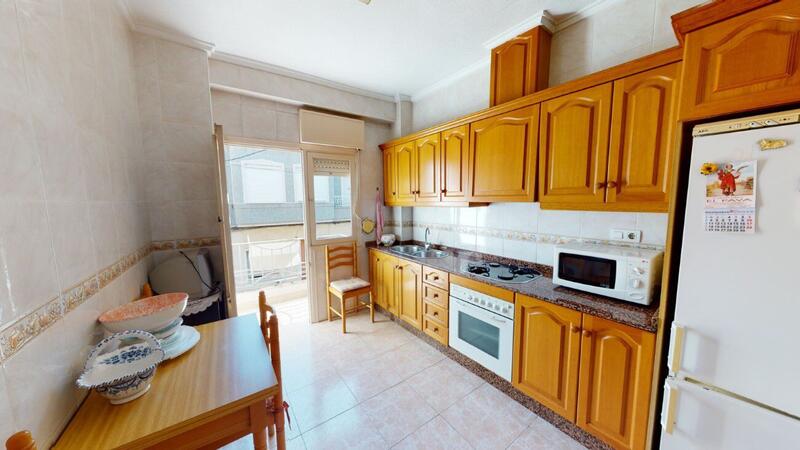 4 bedroom Apartment for sale