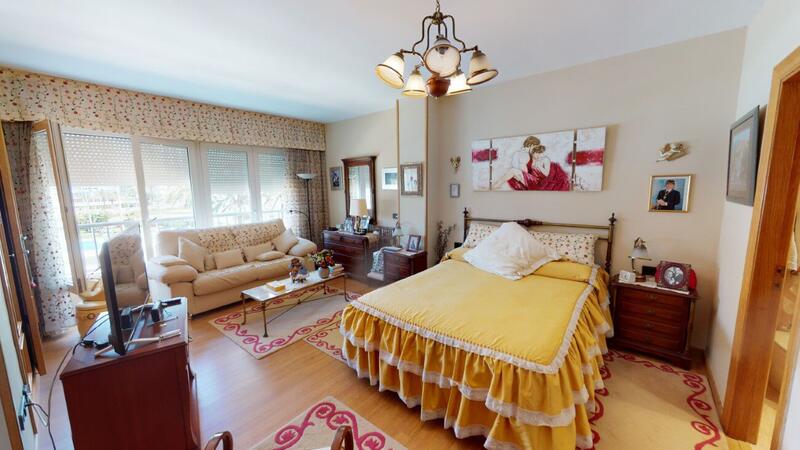 4 bedroom Apartment for sale