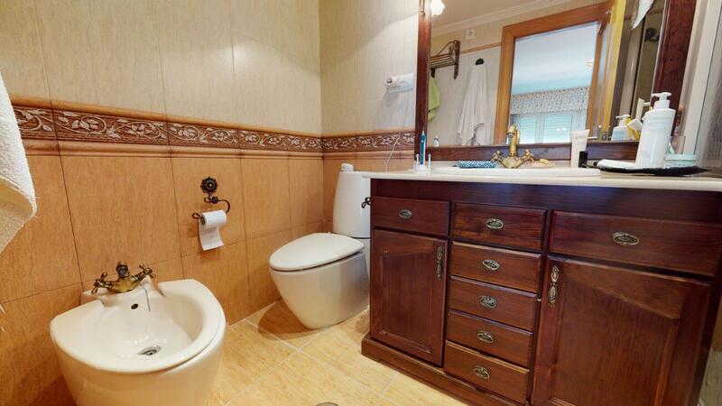 4 bedroom Apartment for sale