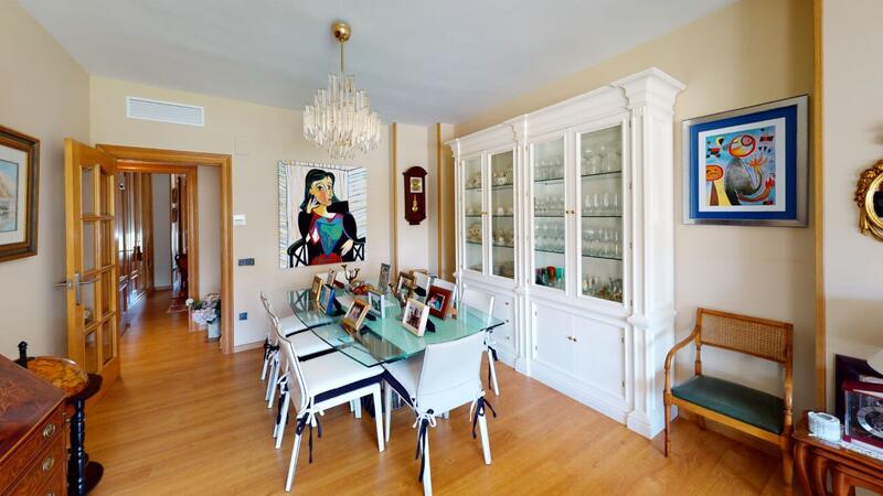 4 bedroom Apartment for sale