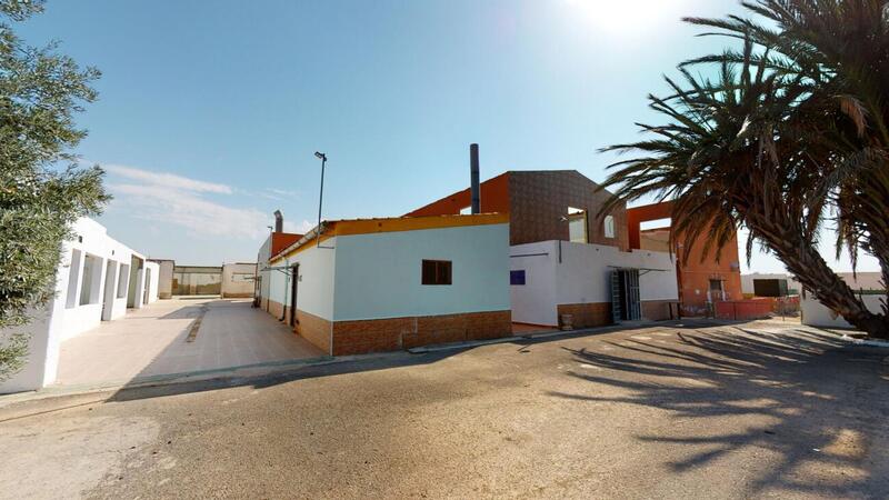 Townhouse for sale in Albatera, Alicante