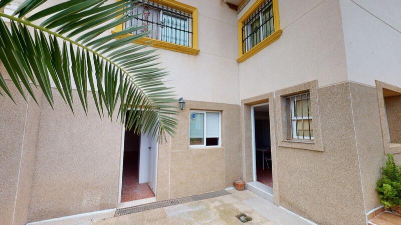 4 Cuarto Villa en venta