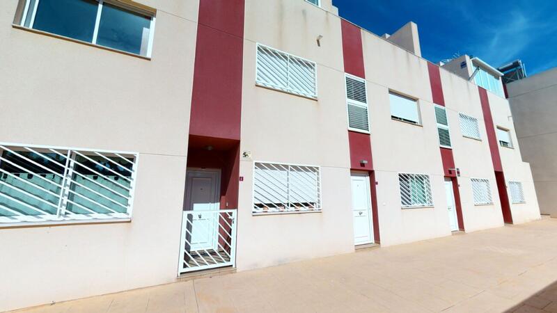 2 bedroom Townhouse for sale