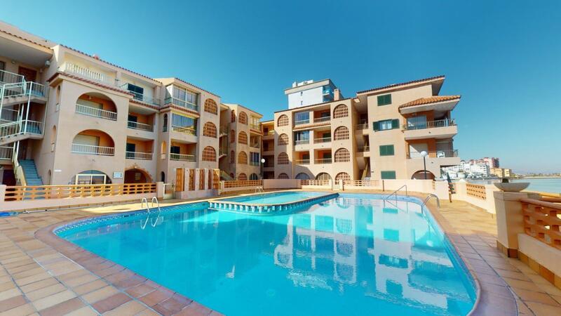 Apartamento en venta en La Manga del Mar Menor, Murcia