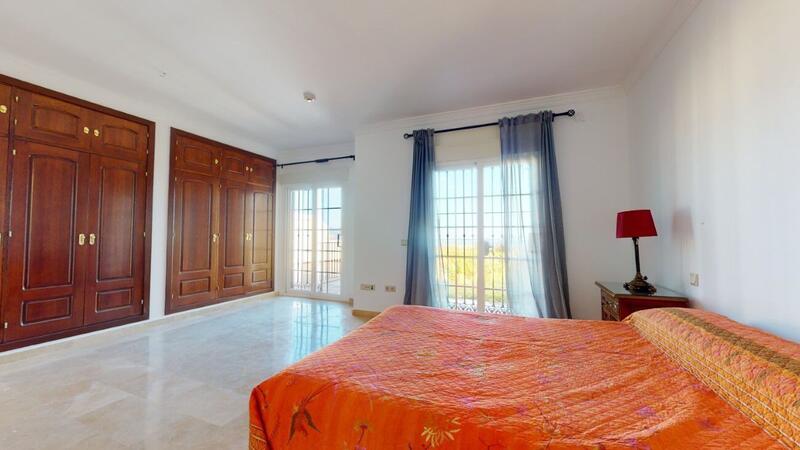 4 Cuarto Villa en venta