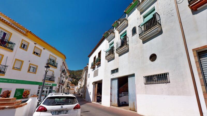 Townhouse for sale in Ojen, Málaga