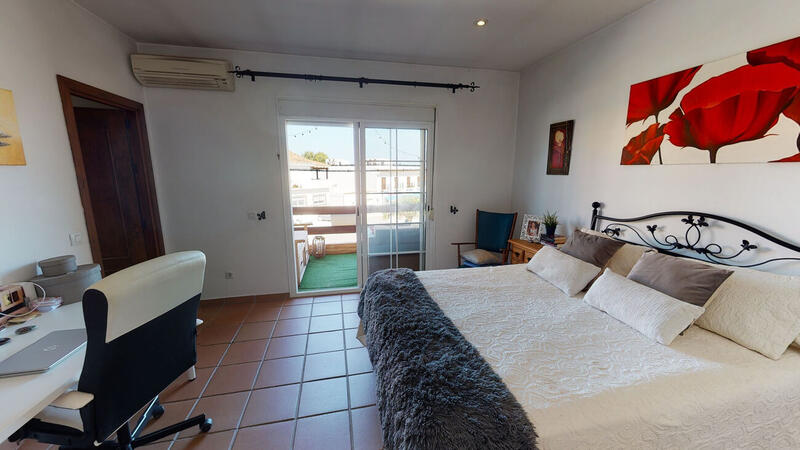 3 Schlafzimmer Stadthaus zu verkaufen