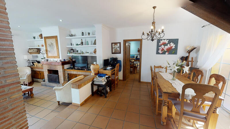 3 Schlafzimmer Stadthaus zu verkaufen