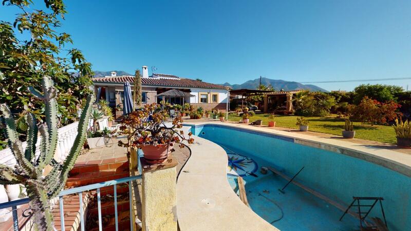 Villa for sale in Mijas, Málaga