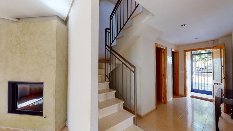 4 bedroom Townhouse for sale