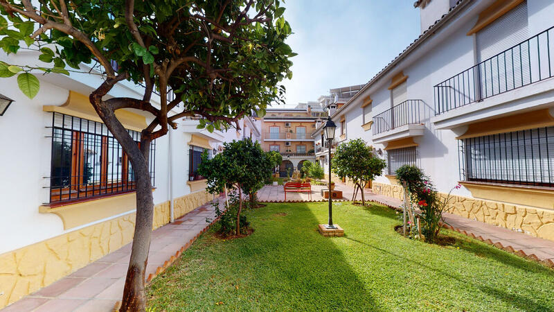 Stadthaus zu verkaufen in Fuengirola, Málaga