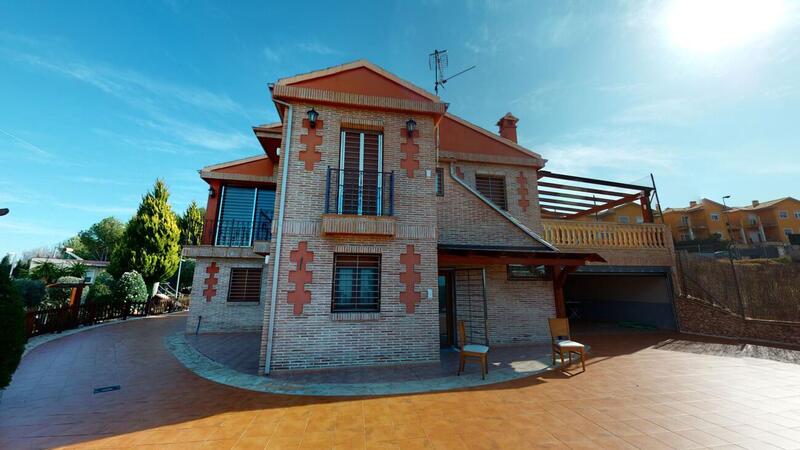 Villa en venta en Torreguil, Murcia