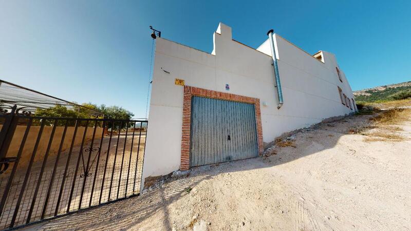 Villa for sale in Castalla, Alicante