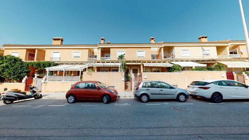 4 Schlafzimmer Stadthaus zu verkaufen