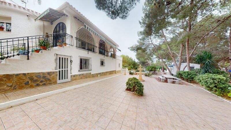 6 Cuarto Villa en venta