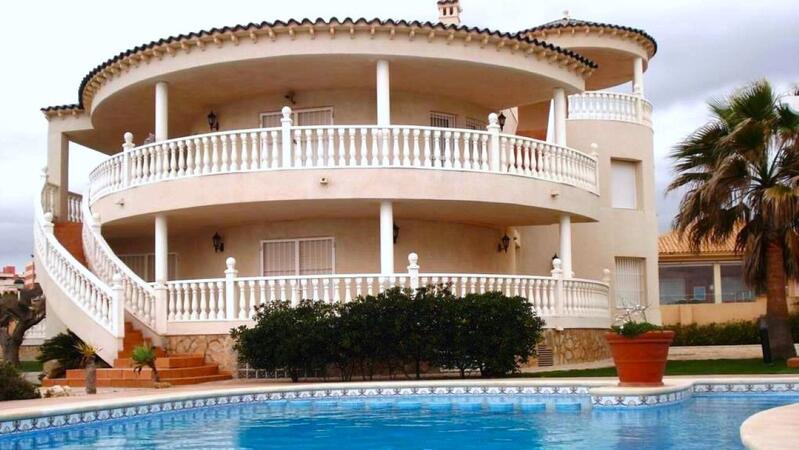 Villa til salgs i La Manga del Mar Menor, Murcia