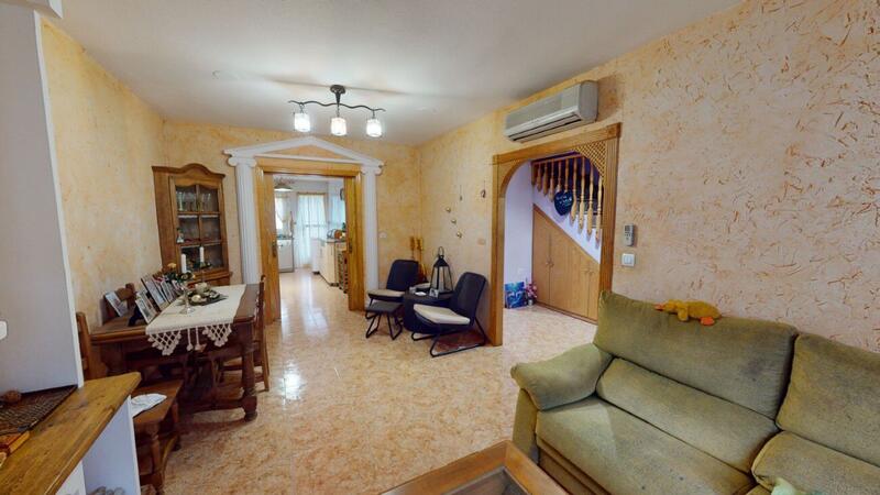 3 bedroom Townhouse for sale