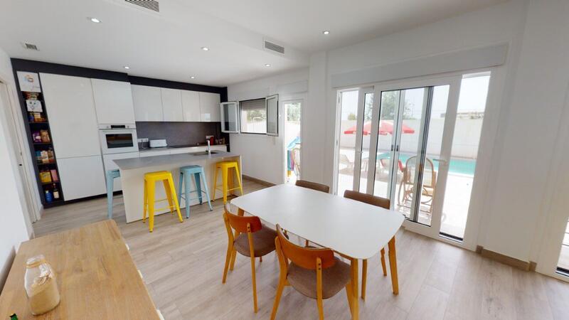 4 Cuarto Villa en venta