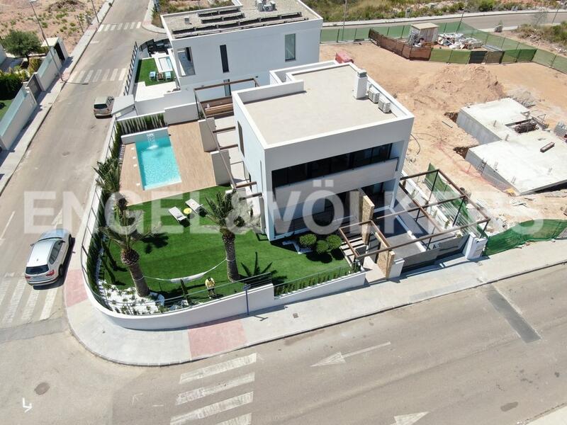 4 bedroom Villa for sale