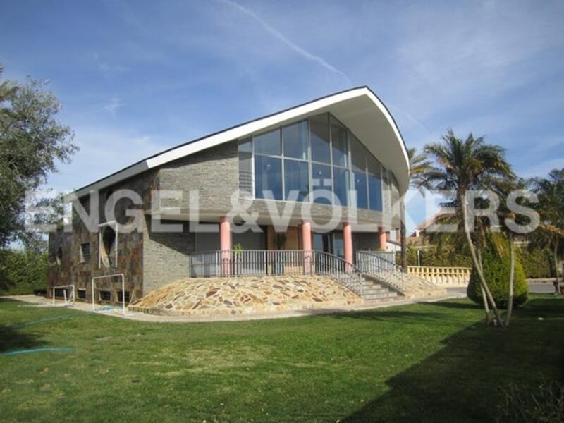 Villa til salgs i Los Montesinos, Alicante