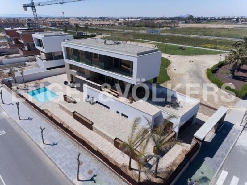 7 Cuarto Villa en venta