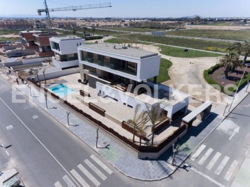 7 Cuarto Villa en venta