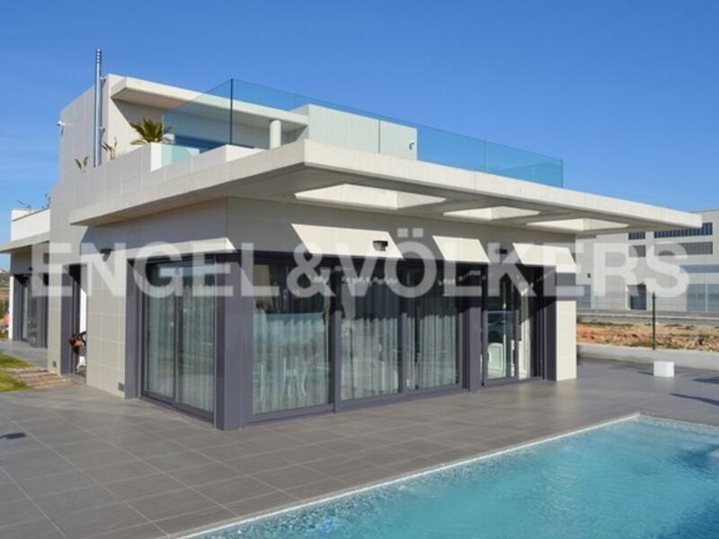 Villa til salg i Orihuela Costa, Alicante