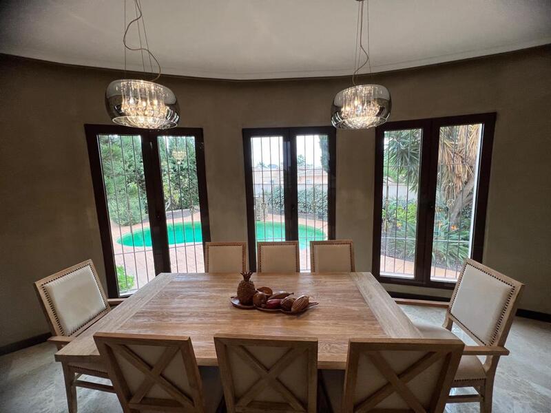 6 Cuarto Villa en venta