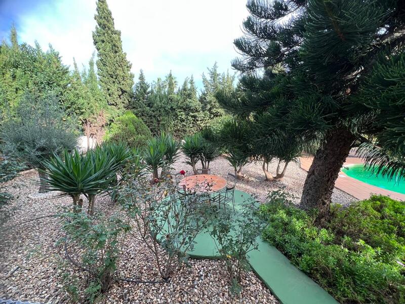 6 Cuarto Villa en venta