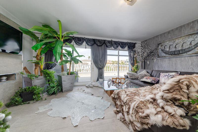 7 bedroom Villa for sale