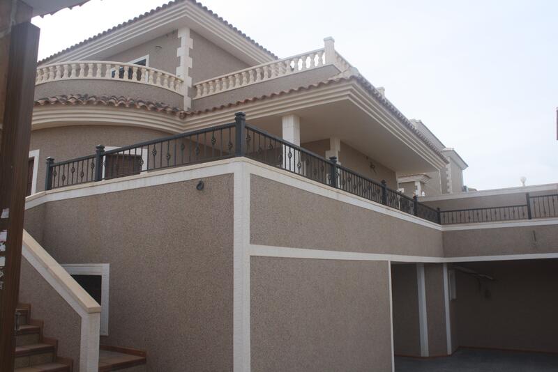 3 Cuarto Villa en venta