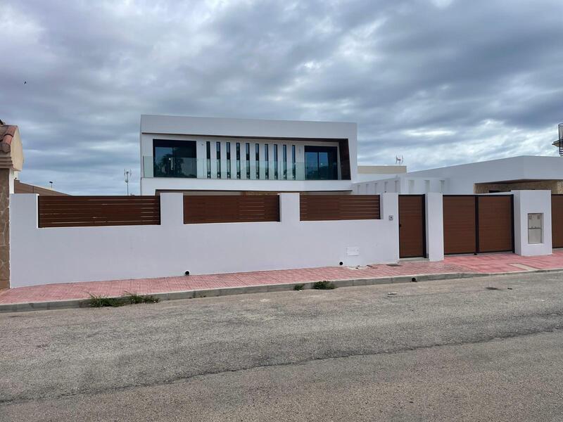 4 bedroom Villa for sale