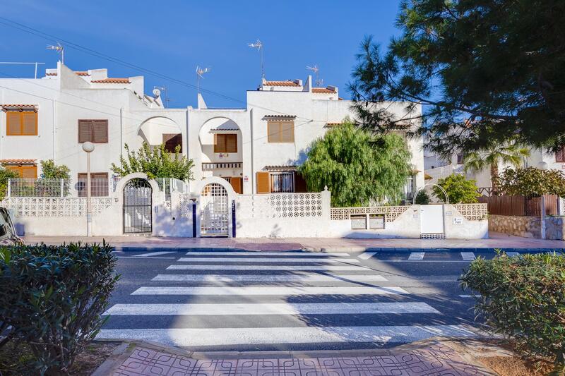 3 slaapkamer Gezinswoning Te koop
