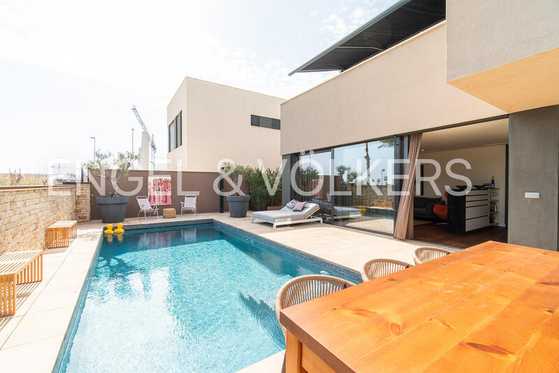 4 Cuarto Villa en venta