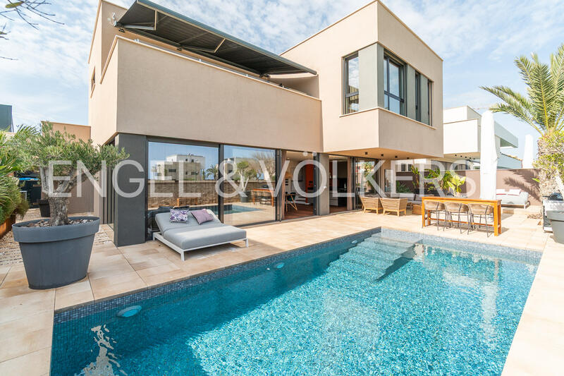 4 Cuarto Villa en venta