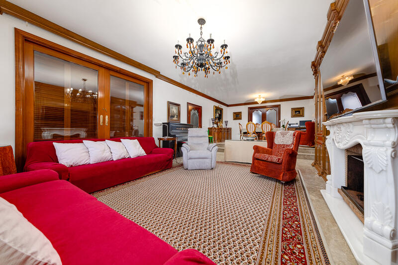 8 Schlafzimmer Landhaus zu verkaufen