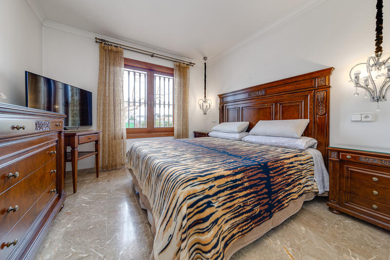 8 Schlafzimmer Landhaus zu verkaufen