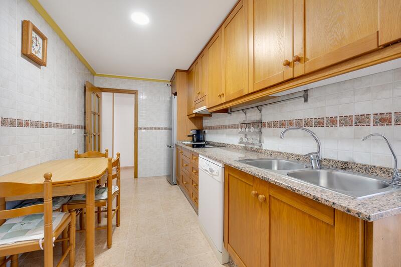 3 спальная комната квартира продается