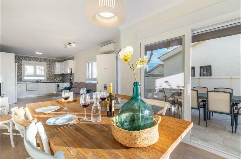 2 Cuarto Casa de Campo para alquiler a largo plazo