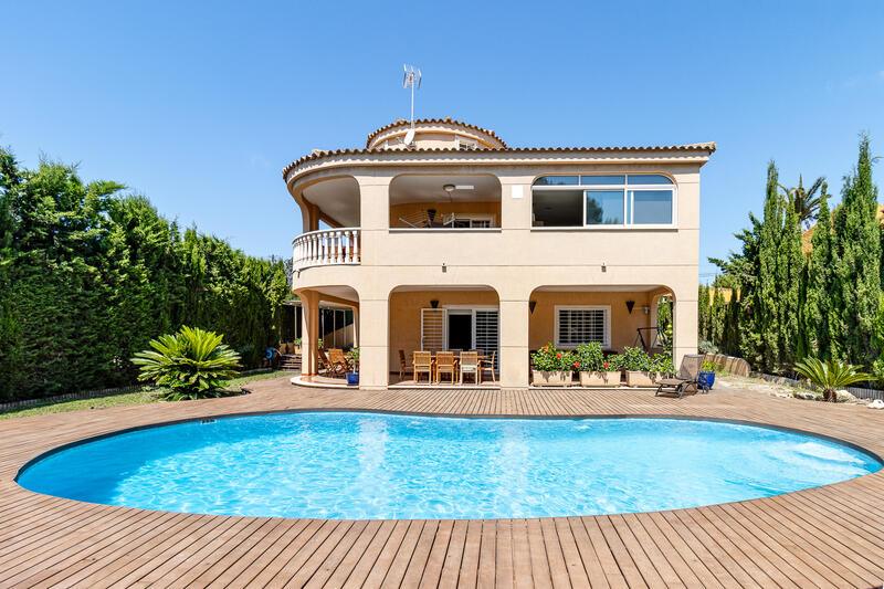 Villa Te koop in Torrevieja, Alicante
