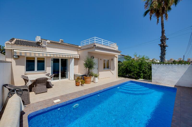 Villa à vendre dans Torrevieja, Alicante