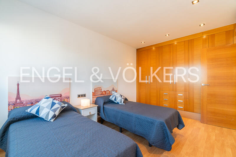 4 bedroom Townhouse for Long Term Rent