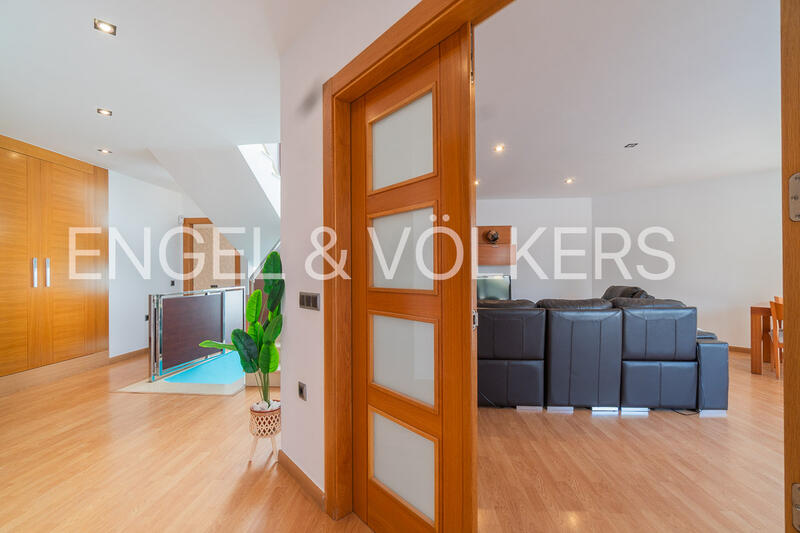 4 bedroom Townhouse for Long Term Rent