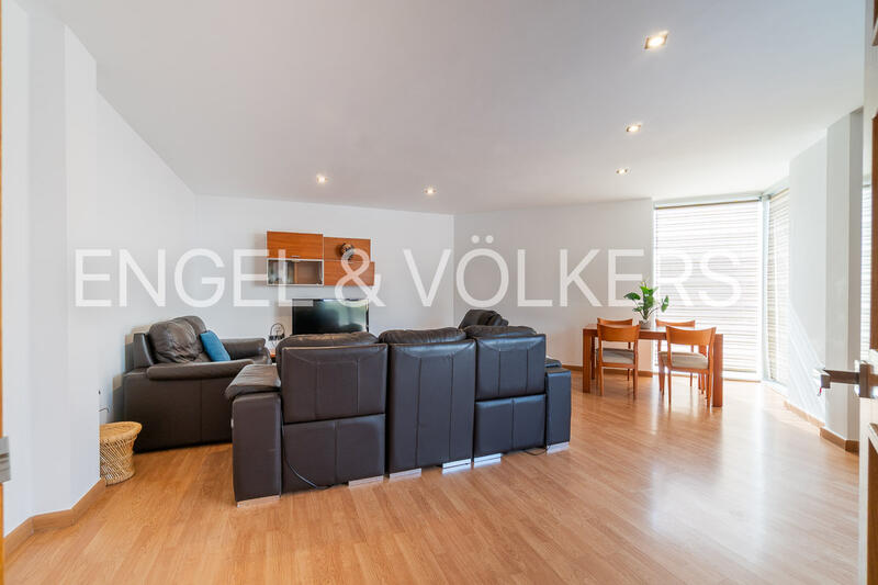 4 bedroom Townhouse for Long Term Rent