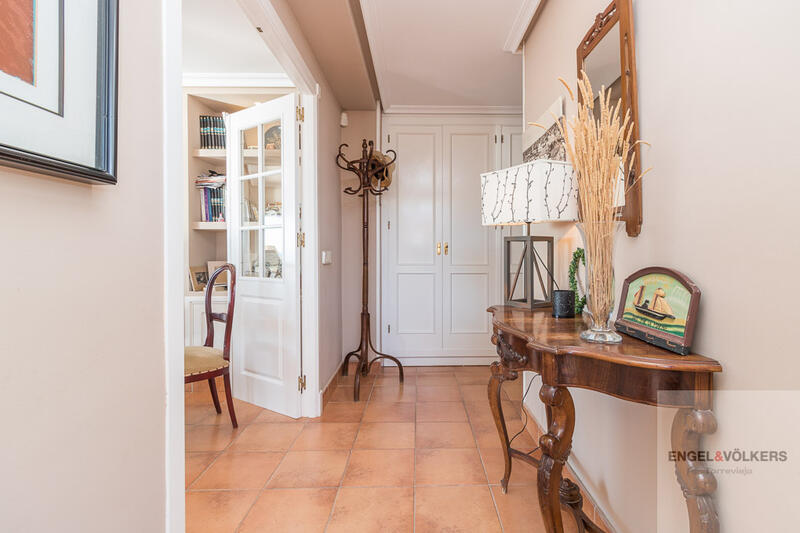 3 bedroom Apartment for Long Term Rent